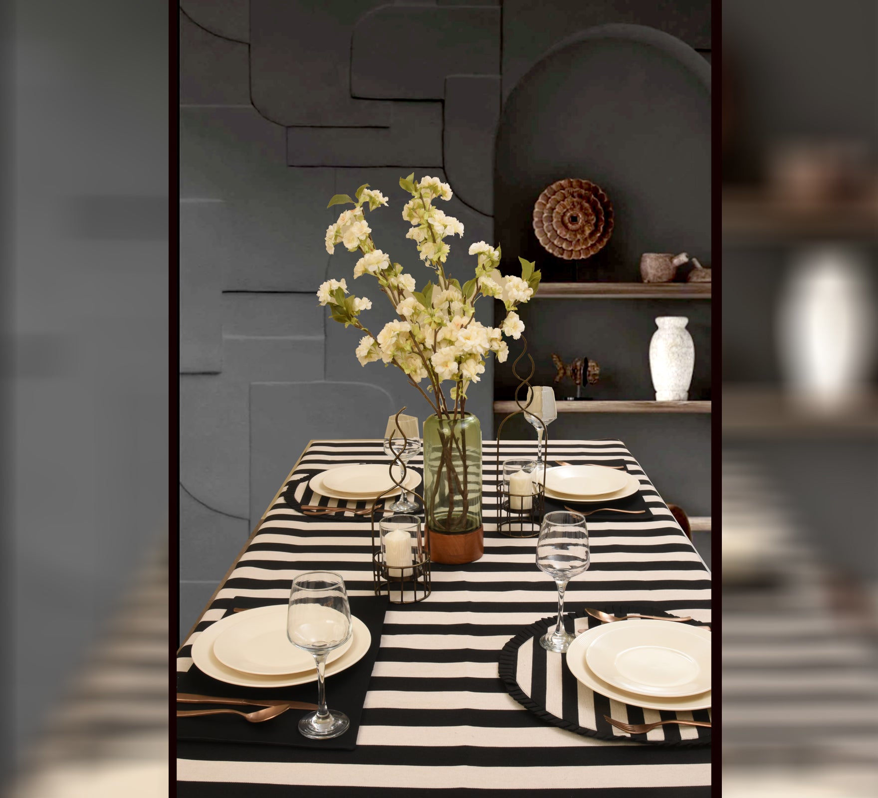 Deluxe Dining Decor